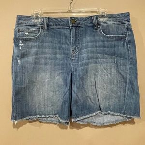 Jennifer Lopez size 12 mid-thigh Jean shorts